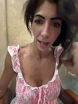 Yasmiinee live