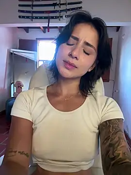 Ale_Lewis live