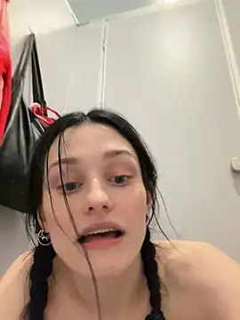 Mia_Mia_M live