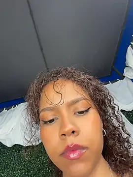 CurlyOopsieXXX live