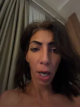 Yasmiinee live