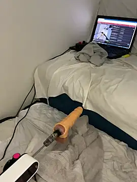 Ozge-SluttyScream69 live