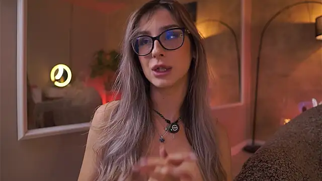 MaddieBryggs live