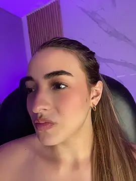 KYLIE_JONES6 live