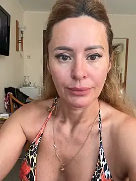 Tania201243 live