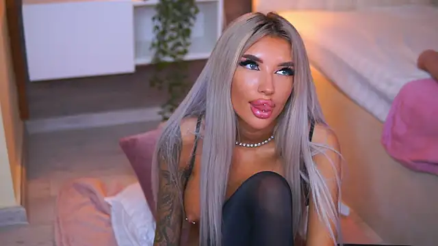 Juicy_Jessye live