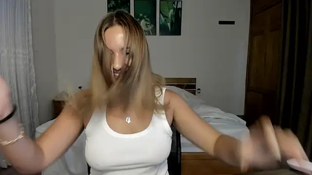 ThreeshaWhite live