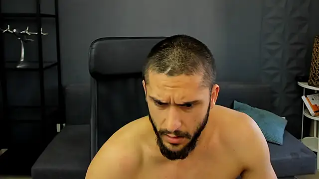 TroyWadee live