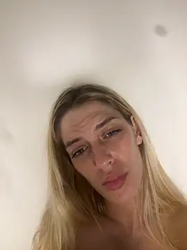 Bellalolahot live
