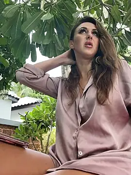 Bella-Grace live