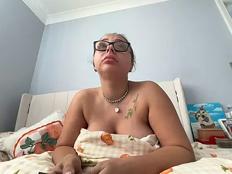 petitelucyXoxx live