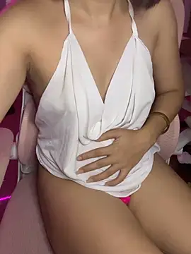 LucyKiss live