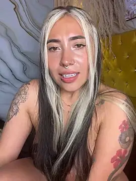 ManuelaVeeleez live