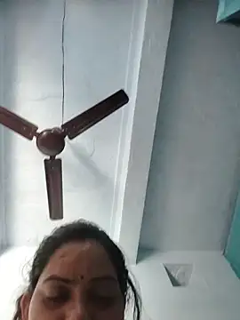 Anushka_Singh0 live