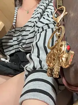 Emily-Nguyen live