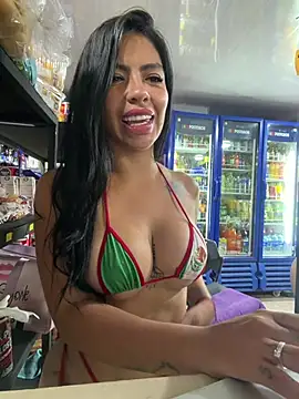 Noa_rousse01 live