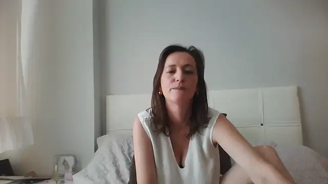 ArianaStarr live