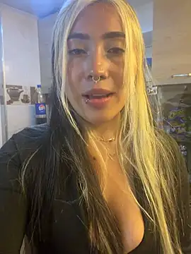 ManuelaVeeleez live