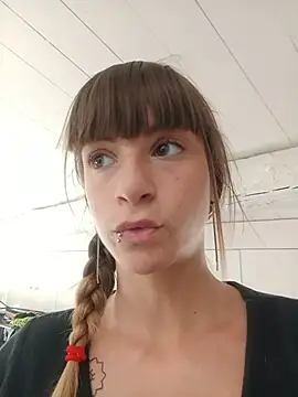 Cristina02 live