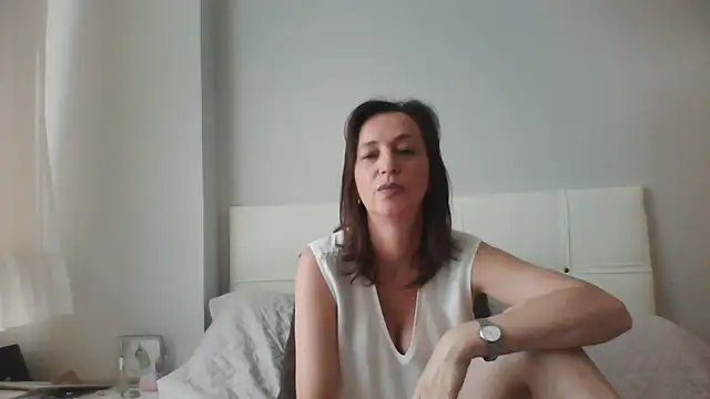 ArianaStarr live