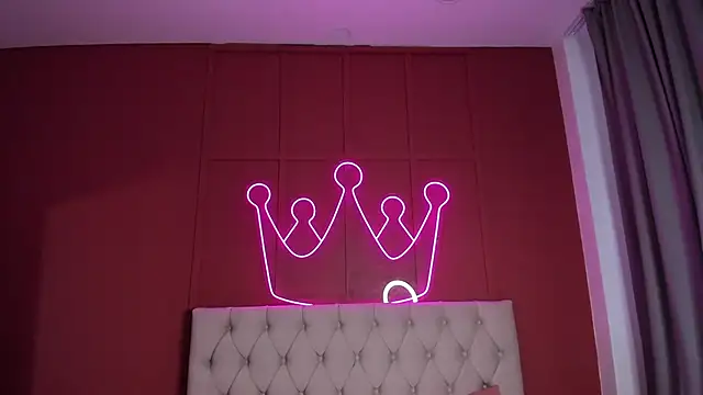 Emily_Magnificent live