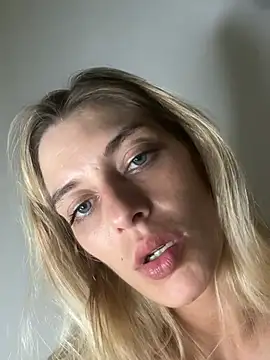 Bellalolahot live