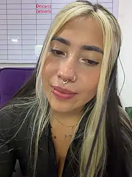 ManuelaVeeleez live