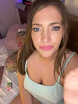 hollyharmd live