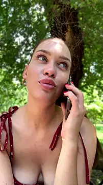 KikiWatson live