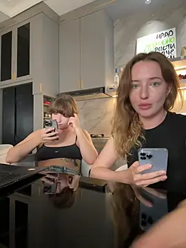 Nura_n_Sarah live