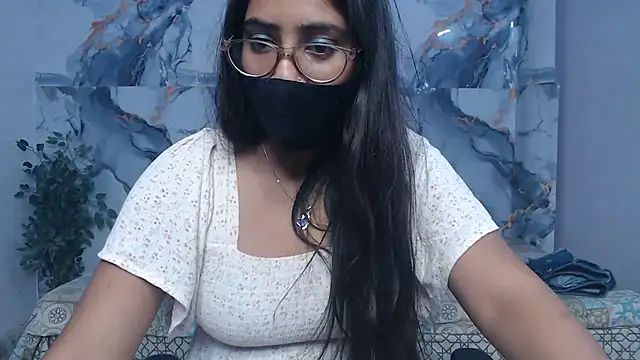 Deevisha-queen live
