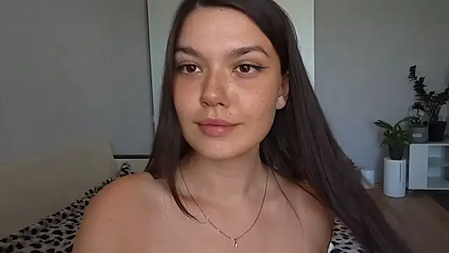 Vicki_queen live