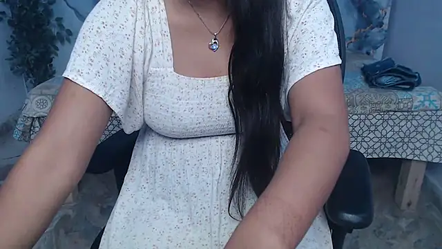 Deevisha-queen live
