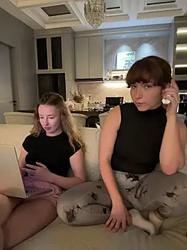Nura_n_Sarah live