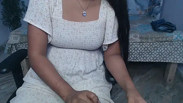 Deevisha-queen live