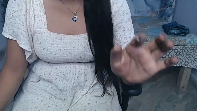 Deevisha-queen live