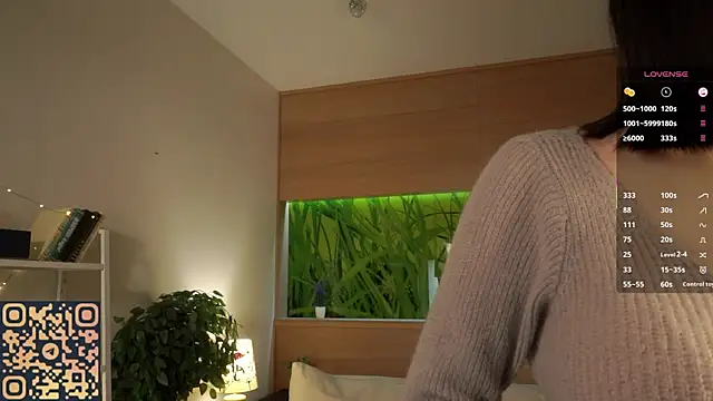 KiaraTennille live