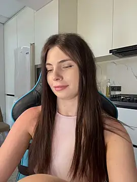 CurlyLara live