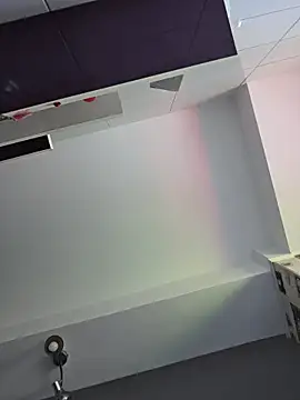 Risky_woman live