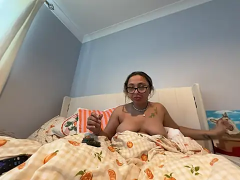 petitelucyXoxx live