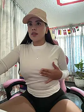 laure_torres live