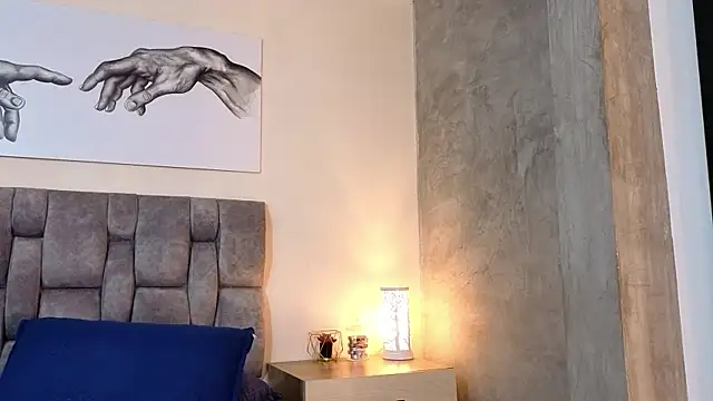 Emma_gatess live
