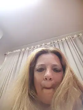 karlaanqui1 live