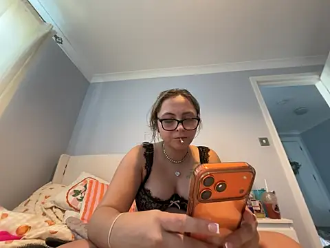 petitelucyXoxx live
