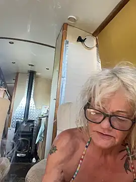 ladyboatlady live