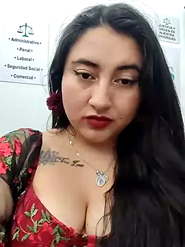 _Sarah-Office1 live