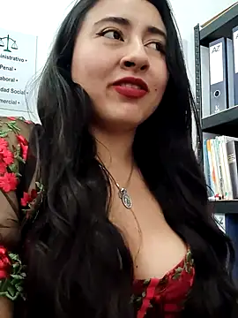 _Sarah-Office1 live