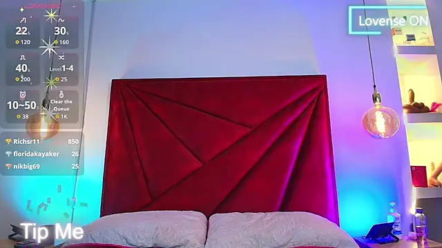 NahomiRoss live