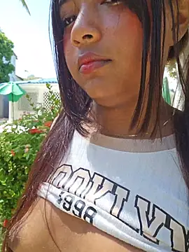 Pretty_karol live
