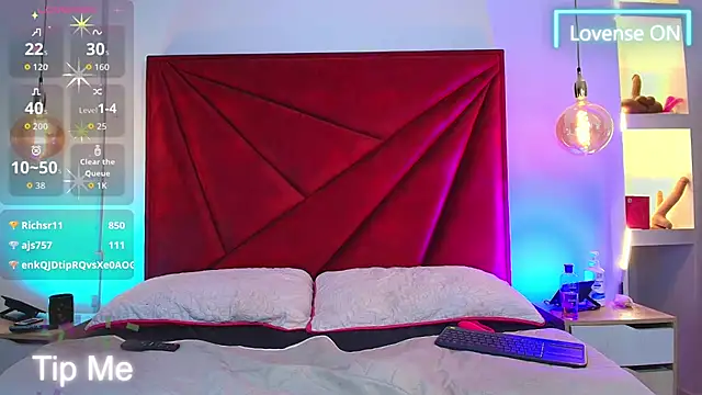 NahomiRoss live